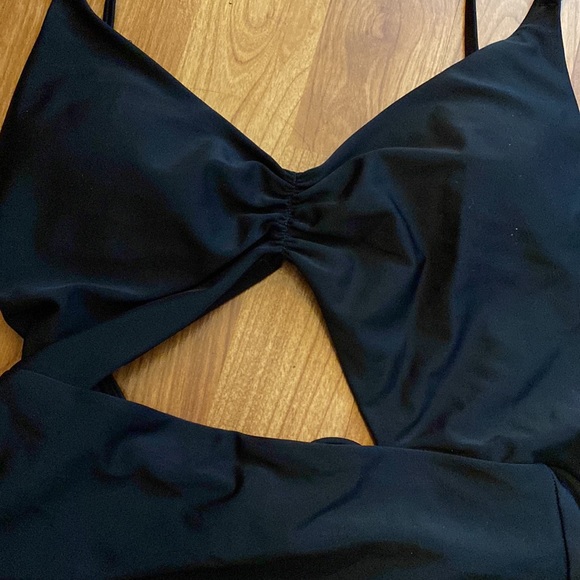 Aerie One Piece Bathing Suit Cut Out size M - Picture 4 of 4